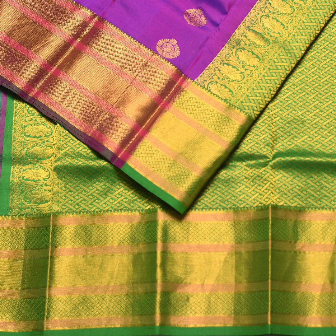HV 1591 ( Yards Saree )