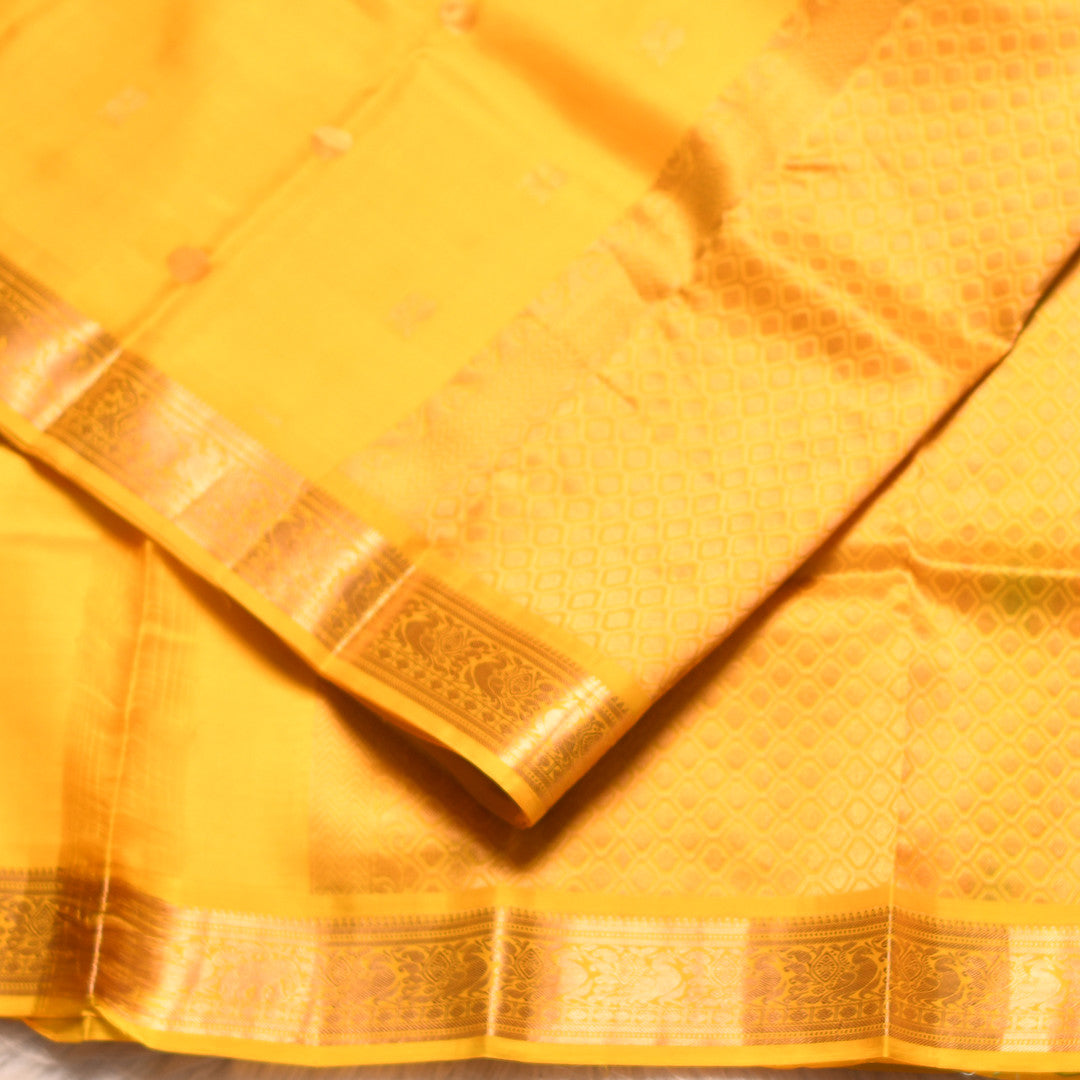 HV 1989 (6 Yards Saree)