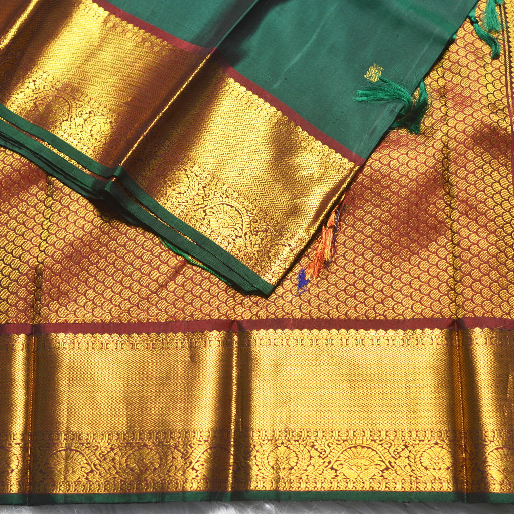 H.V 2312 ( 6 Yards Saree )