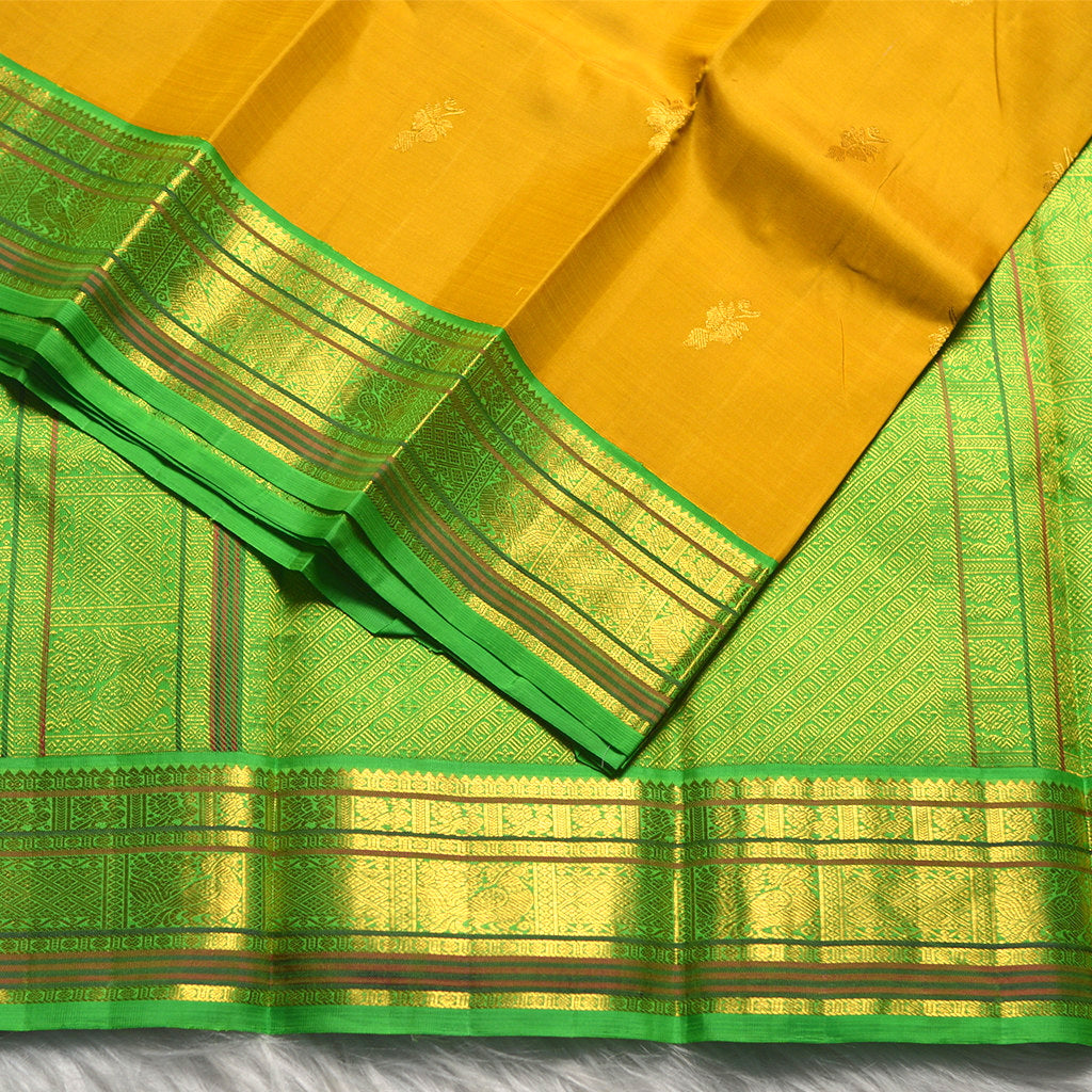 H.V 658 ( 6 Yards Saree )