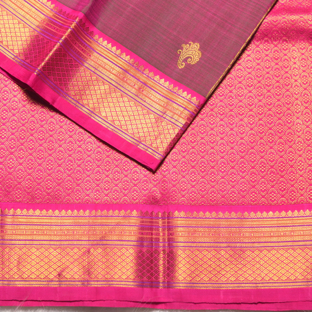 H.V 675 ( 6 Yards Saree )