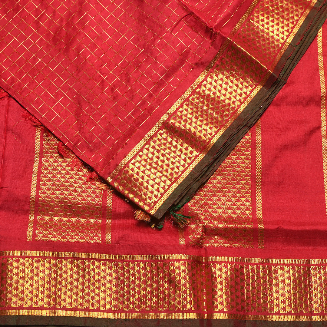 L 16 (9 yards Sari)