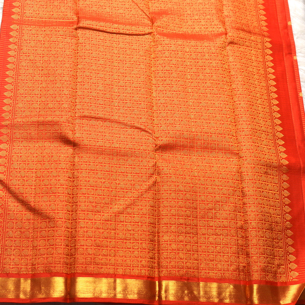 H.V 1061 (6 Yards Saree)