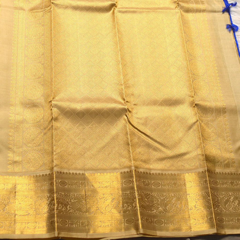 H.V 1021 (6 Yards Saree)