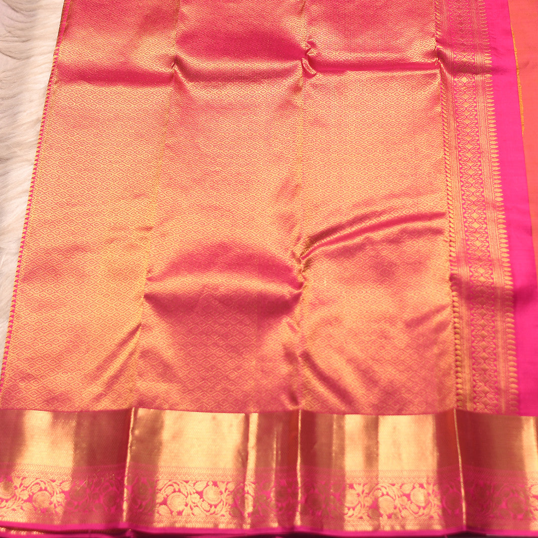 HV 4943 (6 Yards Saree)