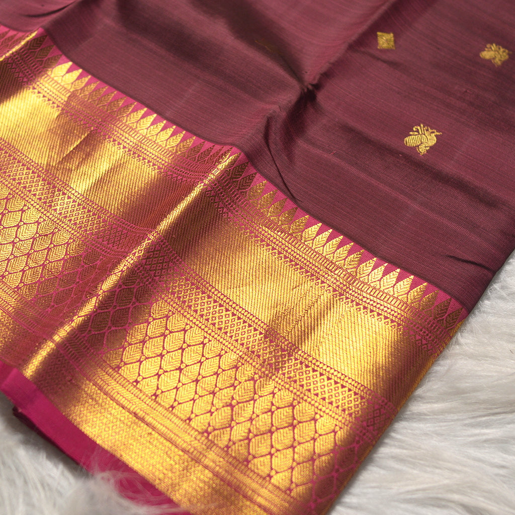 H.V 1019 ( 6 Yards Saree )