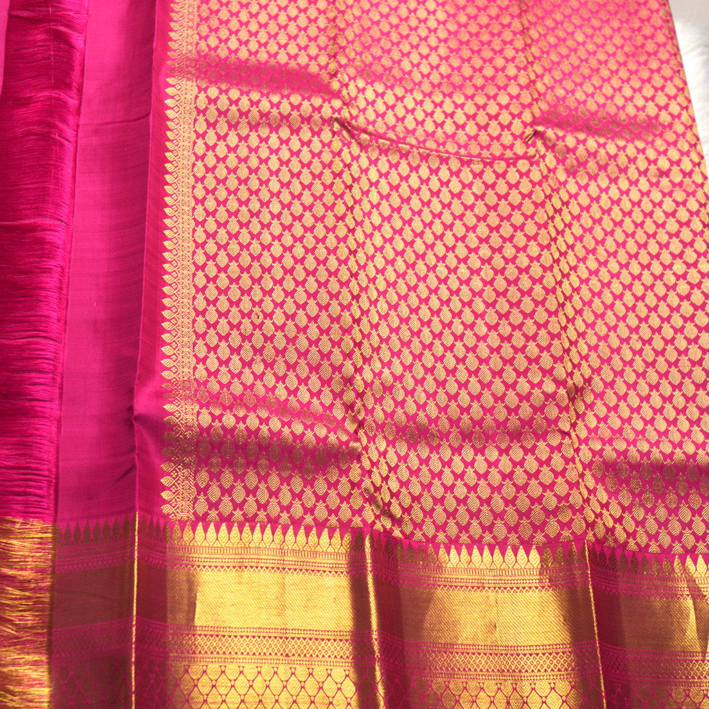 H.V 1019 ( 6 Yards Saree )