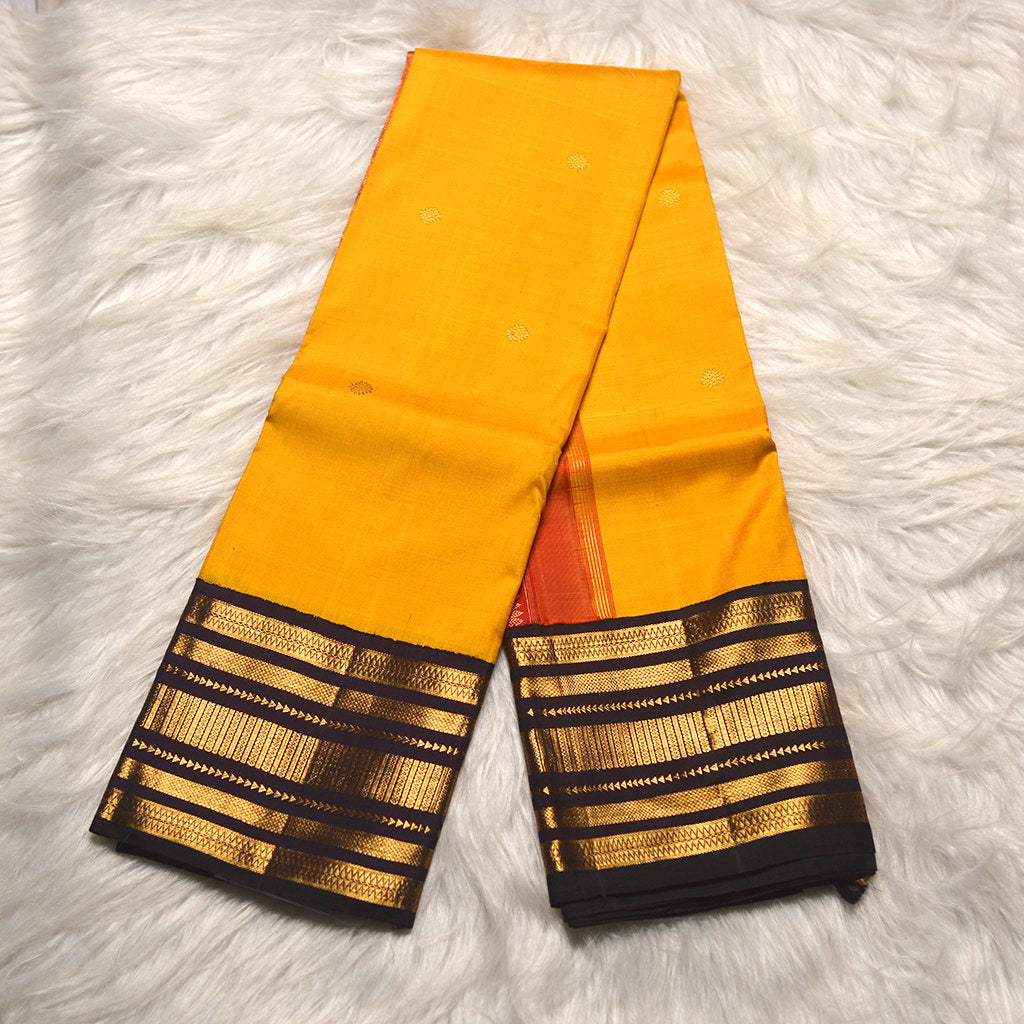 H.V 1106 ( 6 Yards Saree )