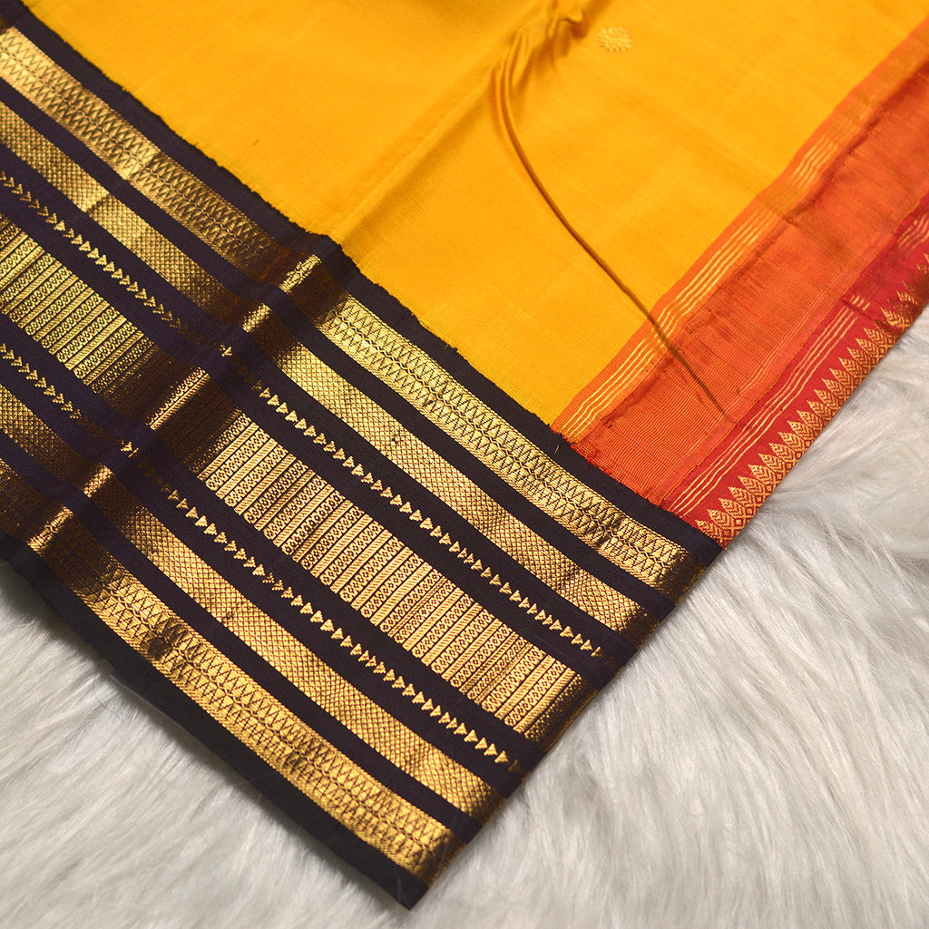 H.V 1106 ( 6 Yards Saree )