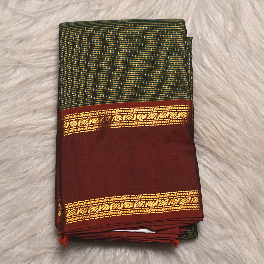H.V 121 ( 6 Yards Saree )