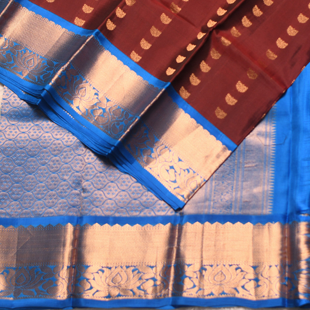 HV 1584 ( Yards Saree )