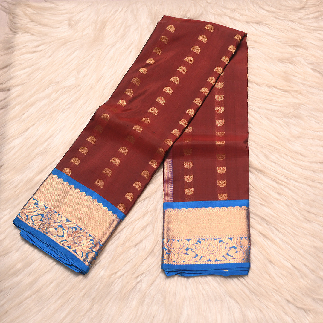 HV 1584 ( Yards Saree )