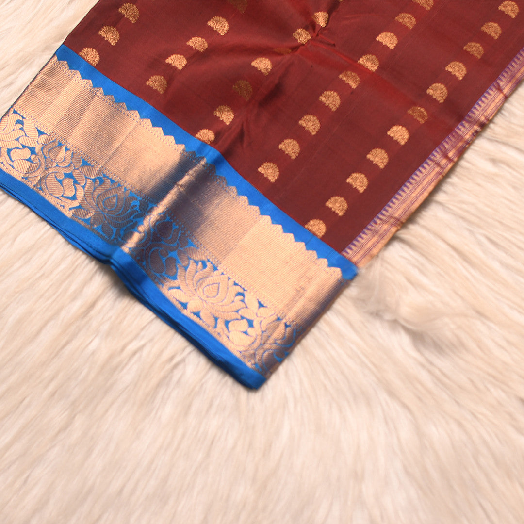 HV 1584 ( Yards Saree )