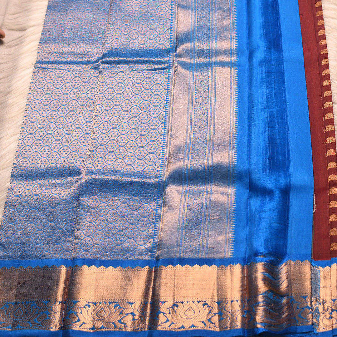 HV 1584 ( Yards Saree )