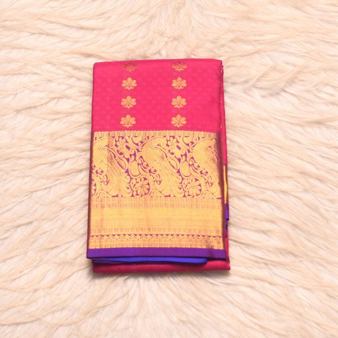 HV 1590 ( Yards Saree )