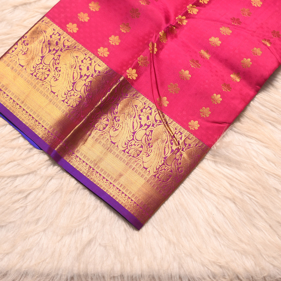 HV 1590 ( Yards Saree )