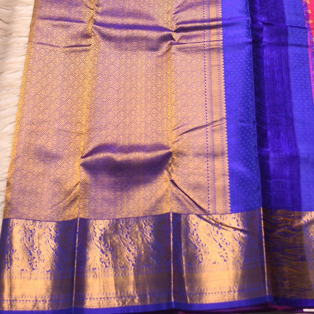 HV 1590 ( Yards Saree )