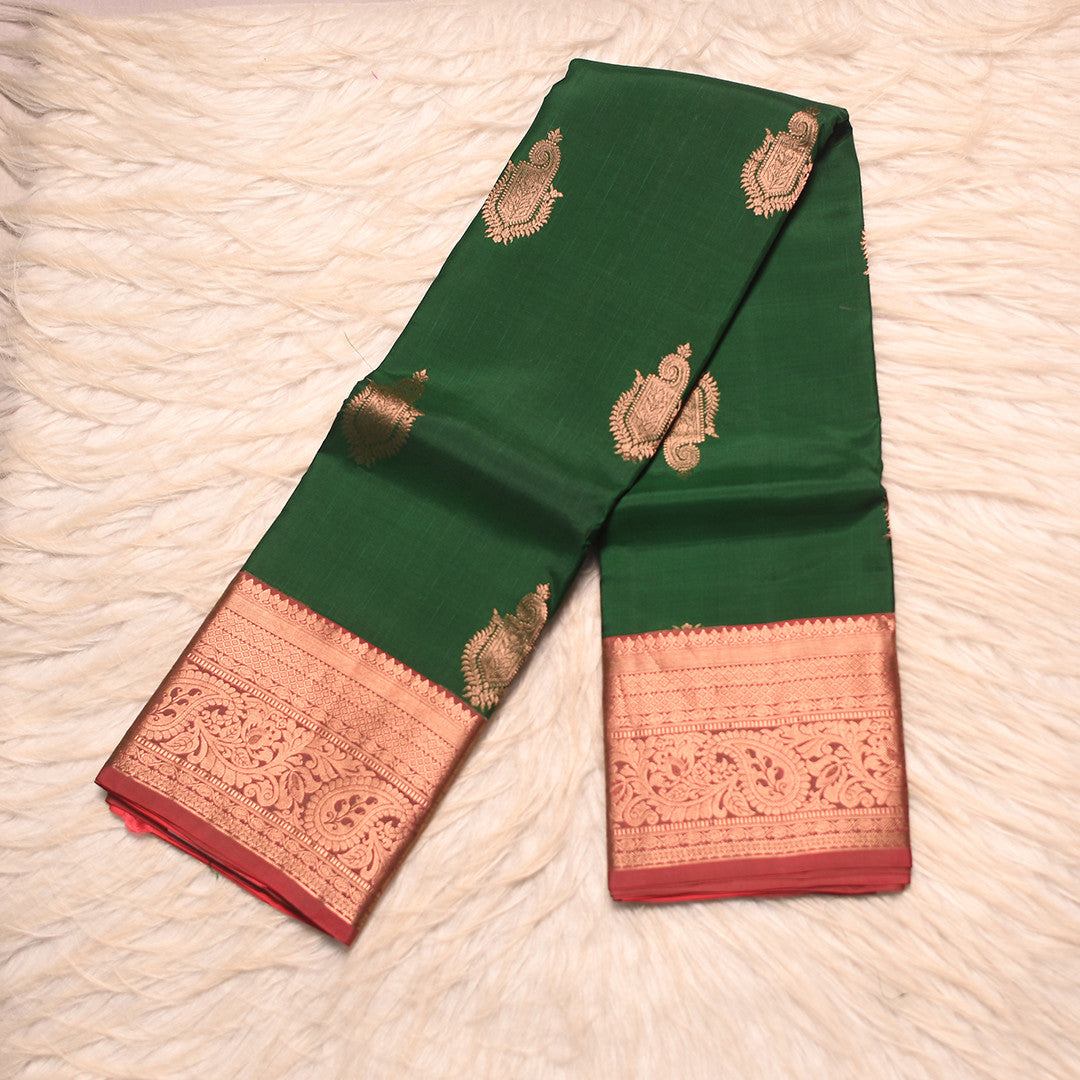 HV 1594 ( Yards Saree )