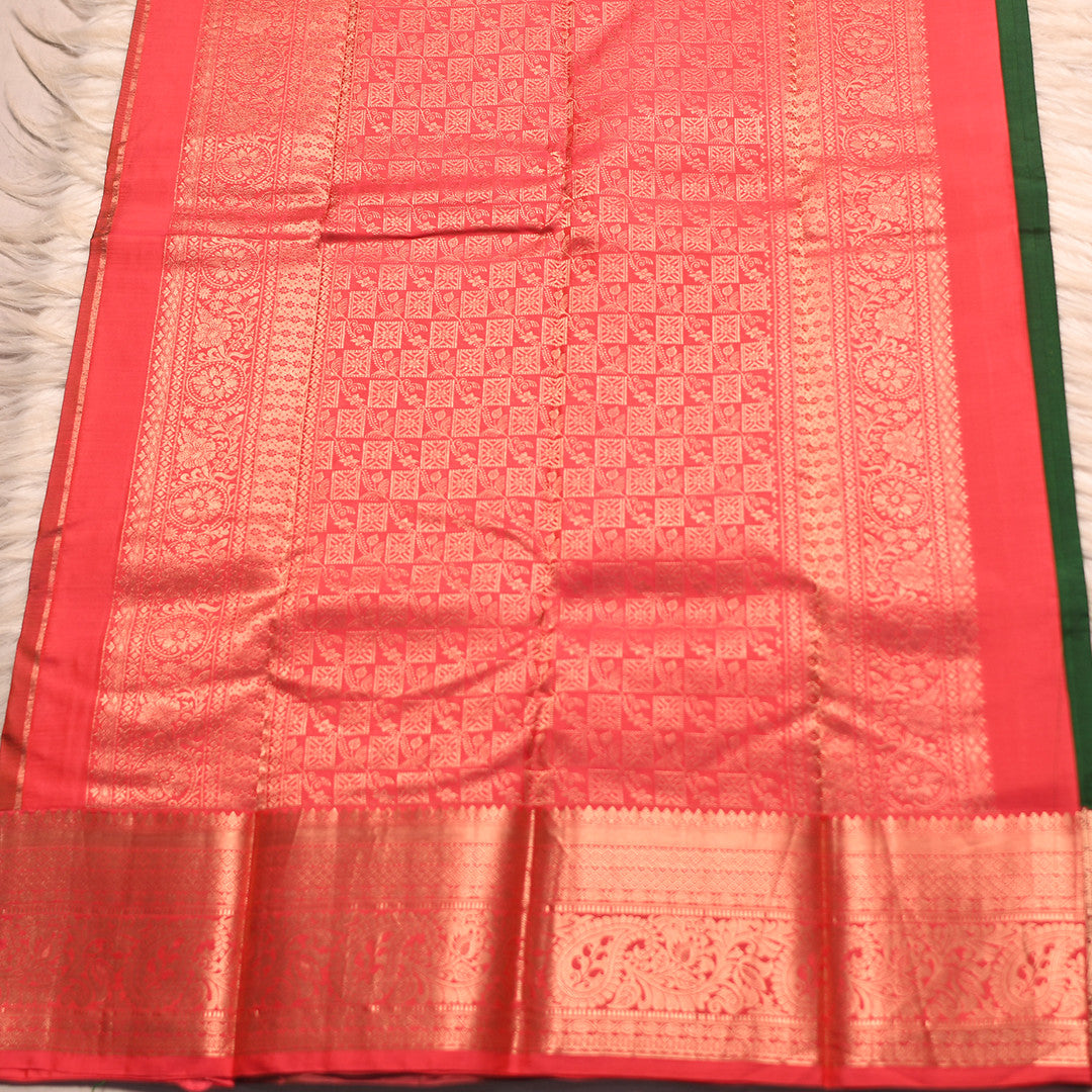 HV 1594 ( Yards Saree )
