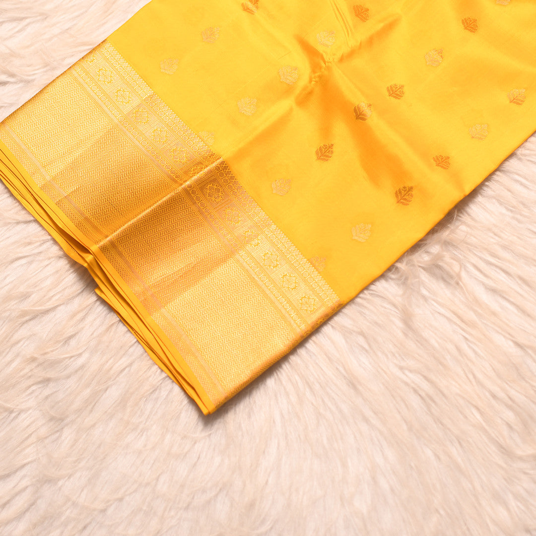 HV 1929 (6 Yards Saree)