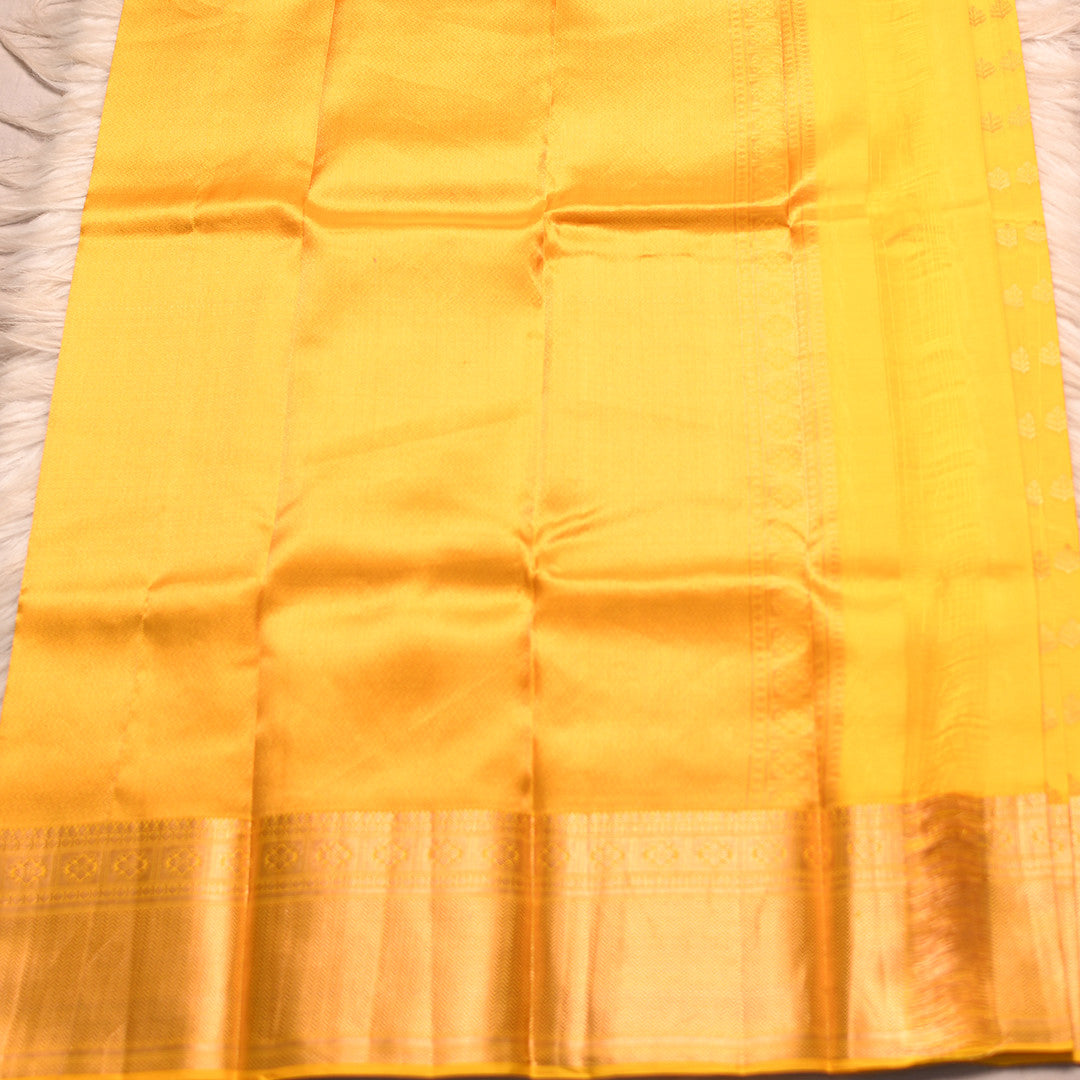 HV 1929 (6 Yards Saree)