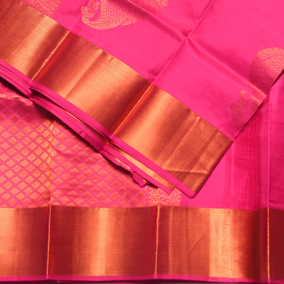 HV 1942 (6 Yards Saree)