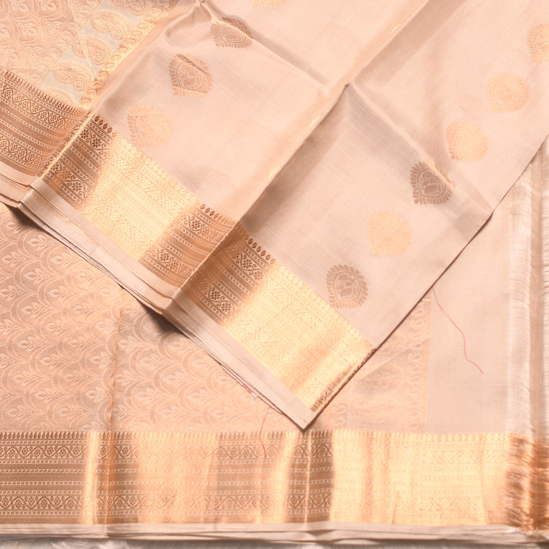 HV 1977 ( 6 Yards Saree)