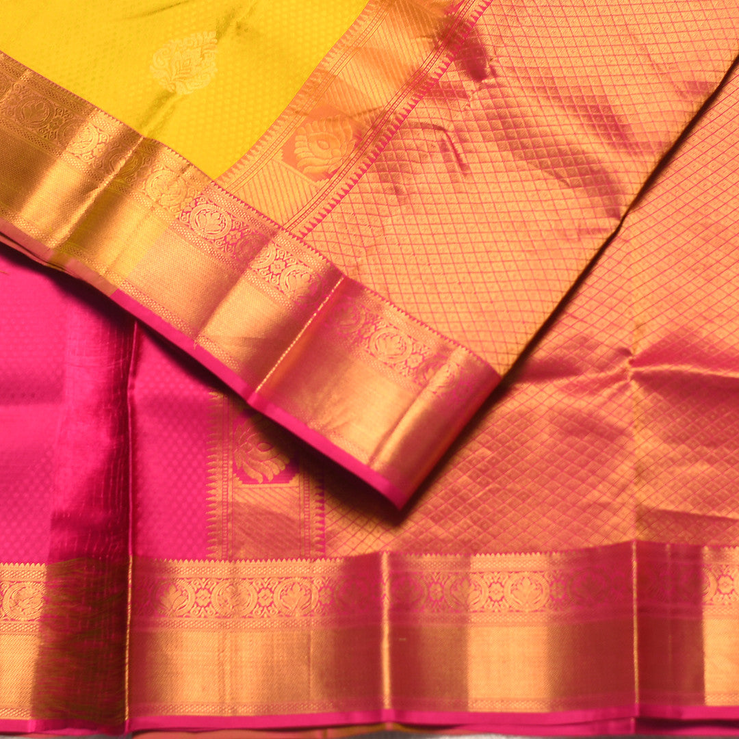 HV 1998 (6 Yards Saree)