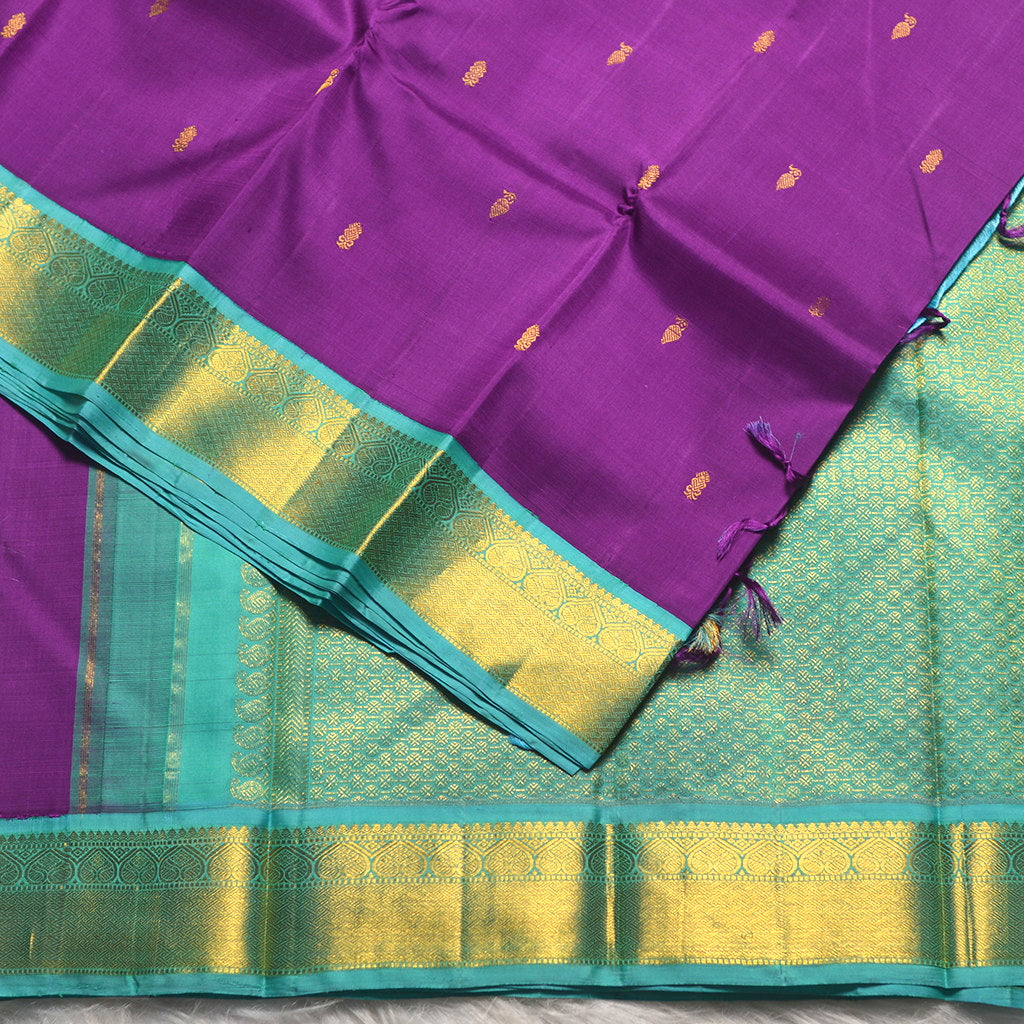 H.V 4196  ( 6 Yards Saree )