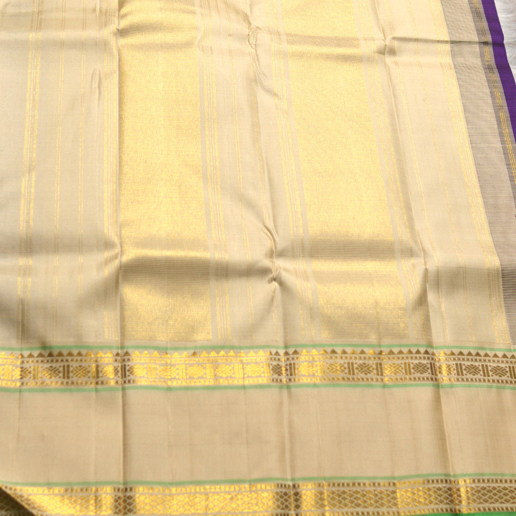 H.V 4372 ( 6 Yards Saree )