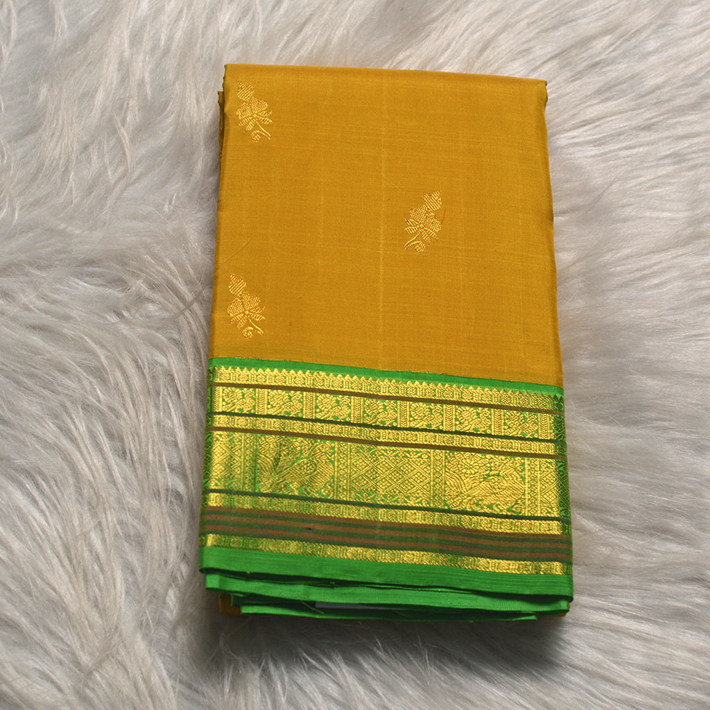 H.V 658 ( 6 Yards Saree )