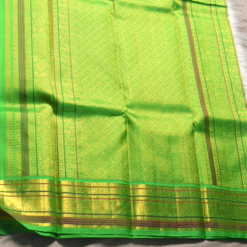 H.V 658 ( 6 Yards Saree )