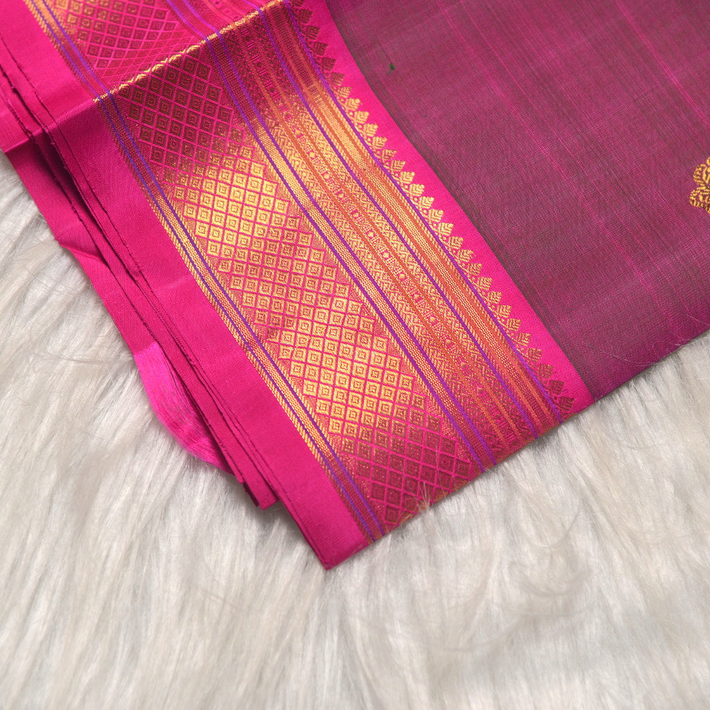 H.V 675 ( 6 Yards Saree )