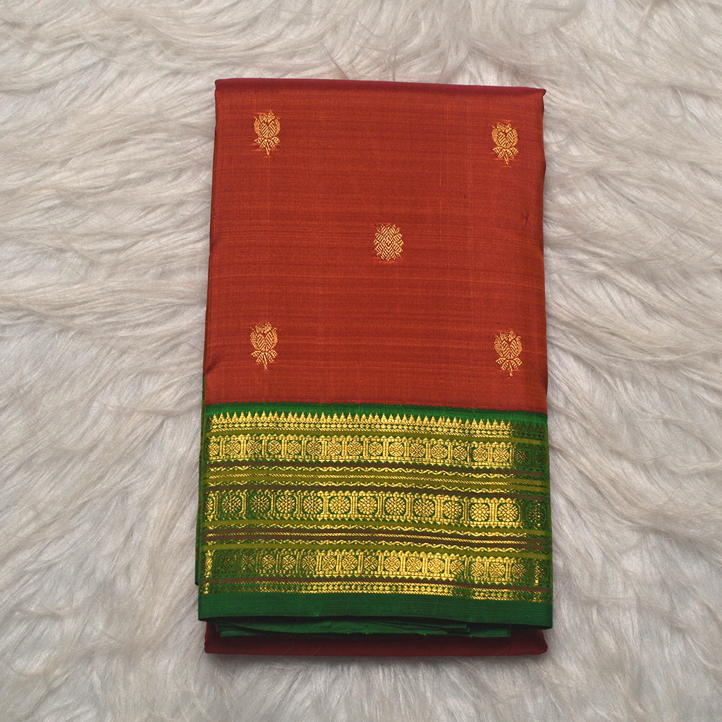H.V 676 ( 6 Yards Saree )