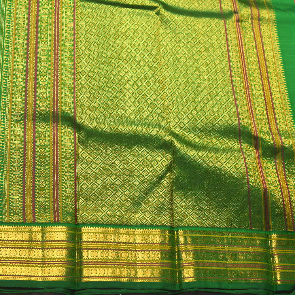 H.V 676 ( 6 Yards Saree )