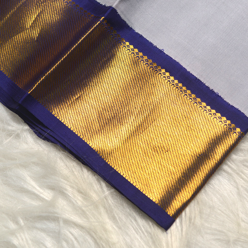 H.V 686 ( 6 Yards Saree )