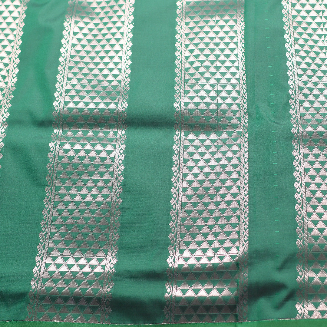 L.210 ( 9 Yards Saree )