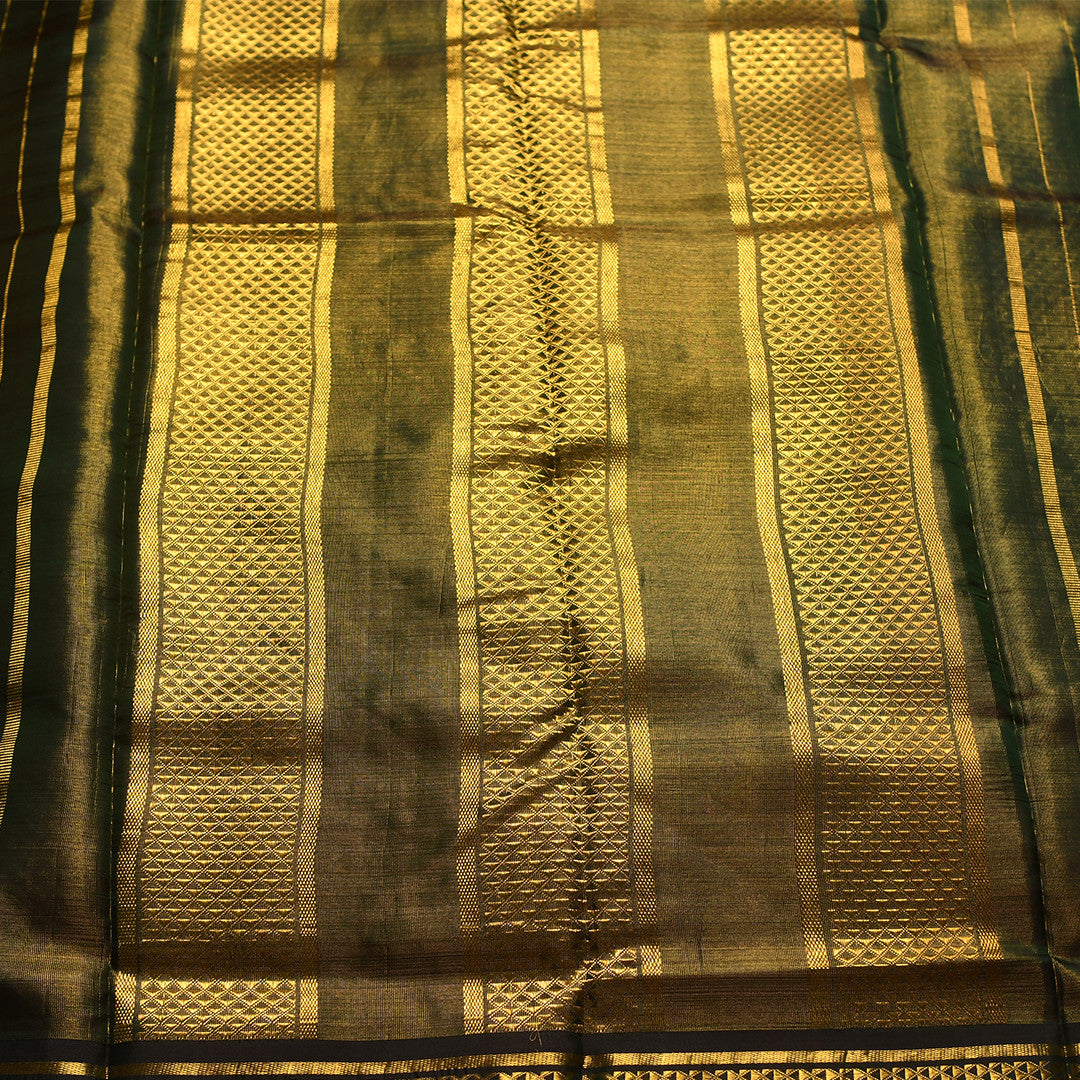 L 72 ( 10 Yards saree)