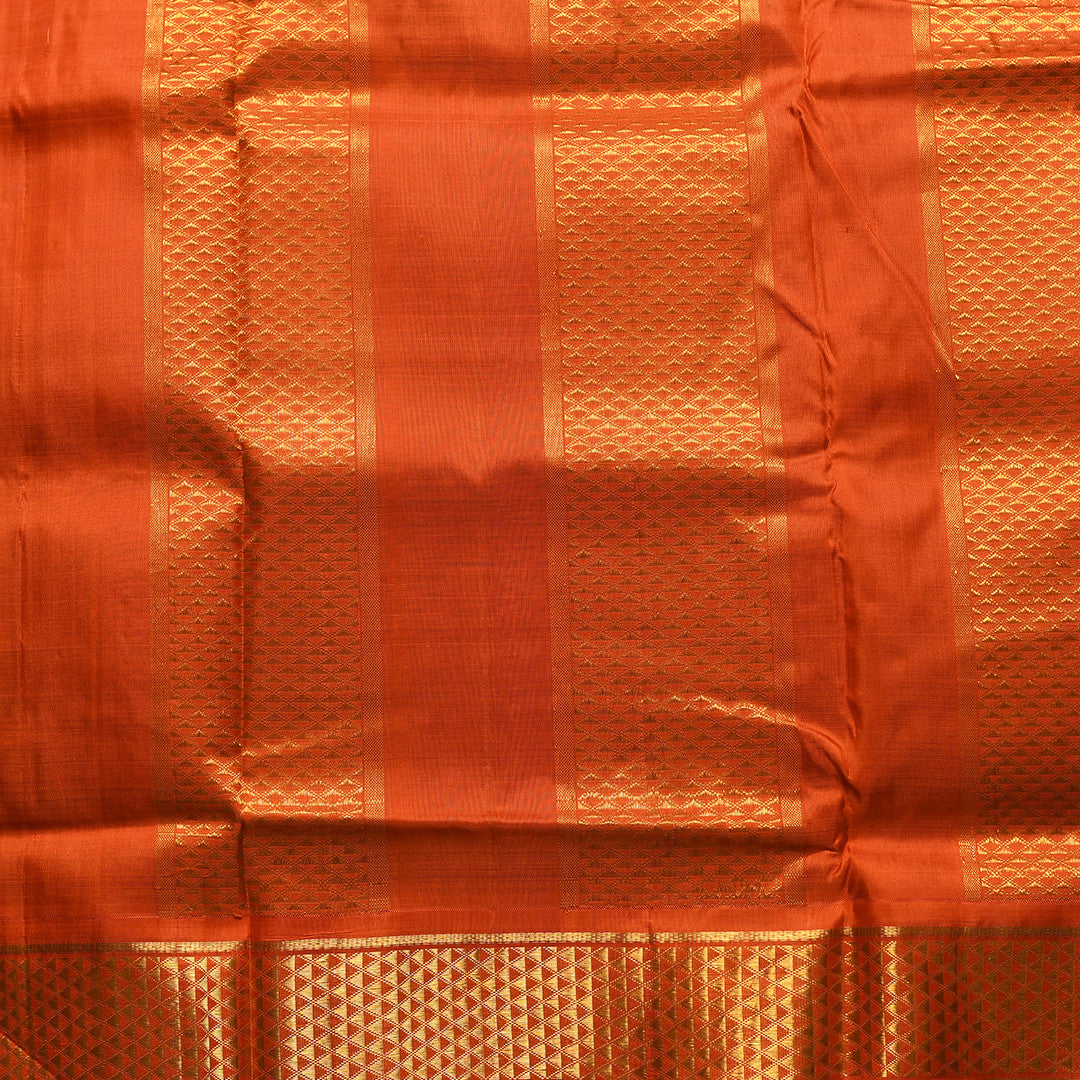L - 8 (9 yard sari)